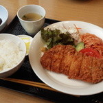 明治屋食堂 - 朝霧ヨーグル豚ロースカツ定食 \1000