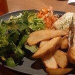 cafe,Dining&Bar 104.5 - 