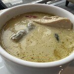 Royal Orchid Lounge - Chicken Green Curry(たっぷりのチキン)