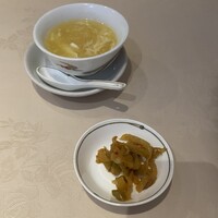 中国飯店 三田店 - 先にスープと搾菜登場