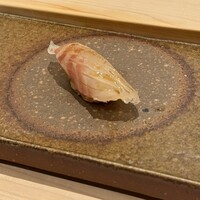 鮨 銀座 おのでら - 鯛の昆布締め