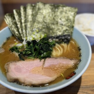 横浜家系ラーメン 龍_1