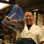 魚ト肴いとおかし - 元気に動き回る対馬産穴子