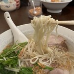 馨 らーめん - 麺リフト