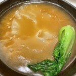 294616737 - ぐつぐつ煮えたぎっているまま提供