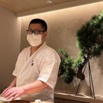 鮨 華 - 若大将　キリッとしてる