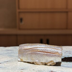 鮨 華 - 小肌握り、まさに銀の盾、機動隊だ