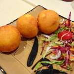 文員網球会 利安餐厅 - 料理写真:干鱈のコロッケ