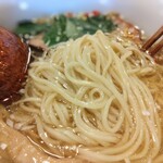 支那蕎麦屋 藤花 - 麺の感じ