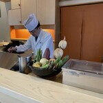 司 - 一つひとつ丁寧に揚げて提供されます。