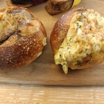 オー ト ウー - さばトマトとたまごパン