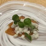 奈良 而今 - 桜鱒(七尾)皮目炙り漬け,新玉葱マリネとクレソン(奈良)