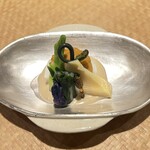 奈良 而今 - 前菜　土筆, 片栗の花,筍(奈良)タラの芽,蕨,炊いた長芋