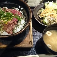 松阪牛WHAT'S 京都室町店 - 松阪牛レアステーキ丼 1500円