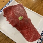 呑処 大阪梅田 ブラウン - 名物肉寿司一貫