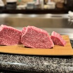 鉄板ステーキ 花心 - フィレ肉４人前。