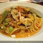 パステリアサポーレ - たっぷり夏野菜と挽き肉のカレークリームソース