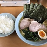 横浜らーめん 武蔵家 - 