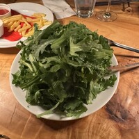 カルネジーオ イースト - 