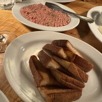 カルネジーオ イースト - 