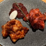 ひゃら亭 - バラエティー3点セット！レバ、ほほ肉、てっちゃん