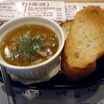 角打ち 新井商店 - 「海老ときのこのアヒージョ」430円也。