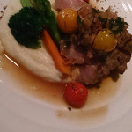 富士屋本店グリルバー - 芋豚の真空調理、ビネガーソース