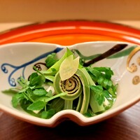 赤坂 菊乃井 - ●酢物
                    「山菜木の芽豆腐  木の芽味噌  蕗  こごみ  山独活  花弁生姜  芽萱草」