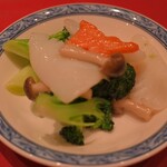 オークラチャイニーズレストラン 桃里 - イカと色々野菜炒め