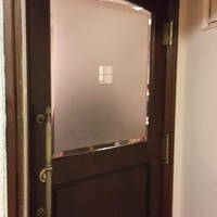 キュニエット - 落ち着いた感じの入り口ですね。