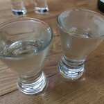 打越酒場 - 日本酒の二種盛り