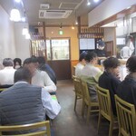 とんかつ檍のカレー屋 いっぺこっぺ - 店内、盛況