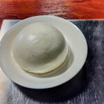 よしやす食堂 - 豚まん