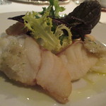 銀座 ハプスブルク・ファイルヒェン - 真鱈のシュニッテを香ばしく揚げて蕪のサラダと千寿葱のビネグレット　エストラゴン風味
