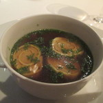 銀座 ハプスブルク・ファイルヒェン - ウィーンのコンソメスープ　佐助豚を使ったフライシュローラーデ