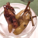 ワインレストラン ドミナス - 焼き枝豆のシャルドネ＆ピノノワールマリネ