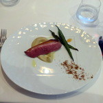 イル プレージョ - 低温調理鴨胸肉の炭火ロースト　焼き茄子のピュレ　レモンのリストレット＆七味塩