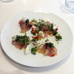 イル プレージョ - イサキの昆布〆　橙と白バルサミコのアクセント　夏野菜・モッツァレラブッファラ