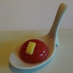 メゾン・ド・タカ芦屋 - ボンボン仕立てフルーツトマトのスープをゼリーでコーティング