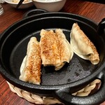 陳家私菜 - 味がしっかりついて熱々の餃子