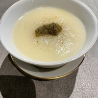 ON the TABLE CHINESE - 