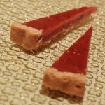 メゾン・ド・タカ芦屋 - ラズベリーのタルト