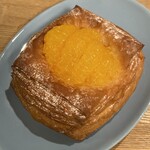 Ｂｒｅａｄ Ｃｒａｆｔ　オオウラ - フルーツデニッシュ〈甘夏〉310円