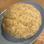 Ｂｒｅａｄ Ｃｒａｆｔ　オオウラ - 紅茶メロン 200円