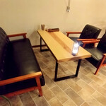 wine bar À bientôt  - 1階ソファ席