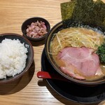 家系ラーメン 心道家 - 