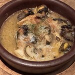 ワインの酒場。ディプント - つぶ貝のガーリックバター焼き