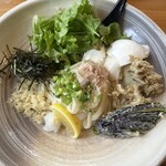 うどん匠人 岡本 - 自家製豆腐と舞茸天のぶっかけうどん　　　1280円