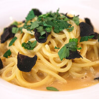 イル フューメ - 黒トリュフとウニの濃厚クリームソースパスタ 1400円