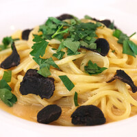 イル フューメ - 黒トリュフとウニの濃厚クリームソースパスタ 1400円